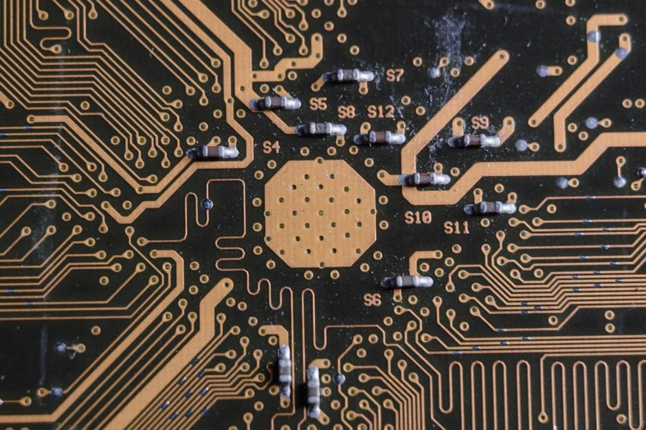 🖥️ Samsung сделает чипы для HBM5 сама — без TSMC
