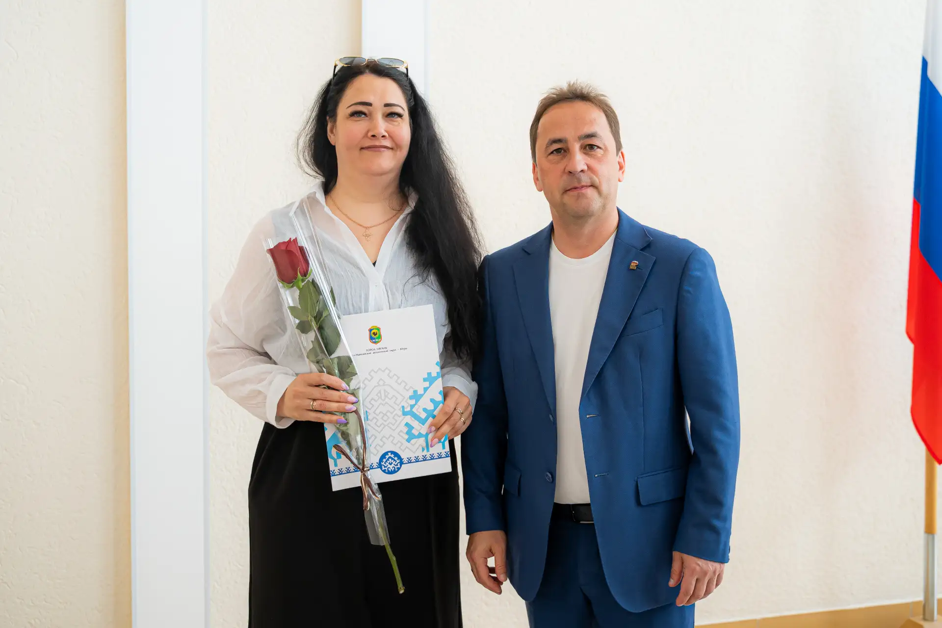 Глава города Иван Ямашев отметил лучших работников торговли Нягани 🏆

Начав рабочую неделю с аппара