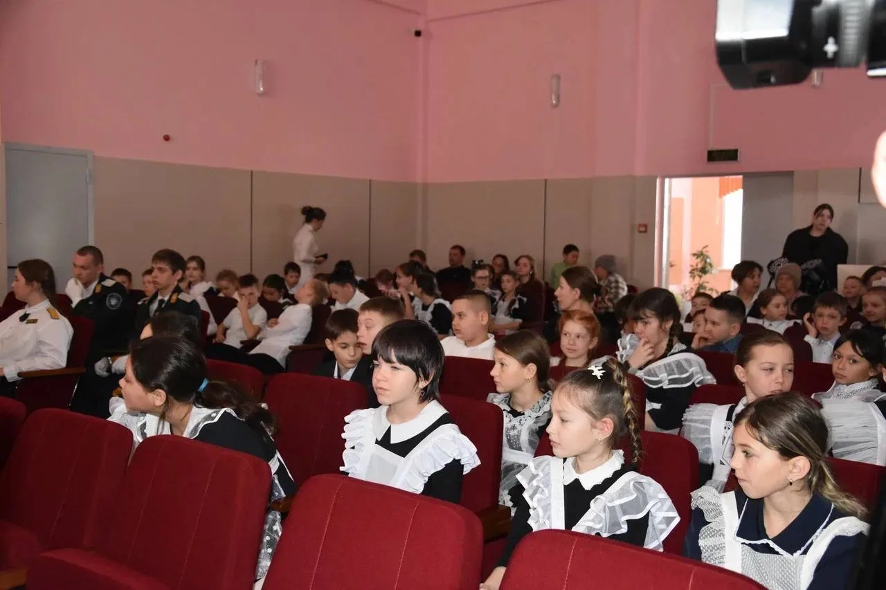 Торжественная церемония посвящения прошла в школе села Сокол, где учеников оборонно-спортивного клас