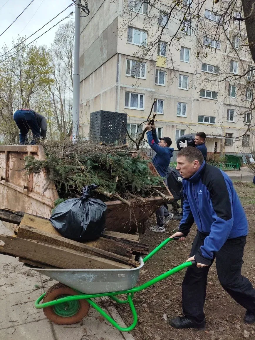📌Сегодня 1 Мая – Праздник весны и труда ассоциируется с советскими демонстрациями, красными флагами 