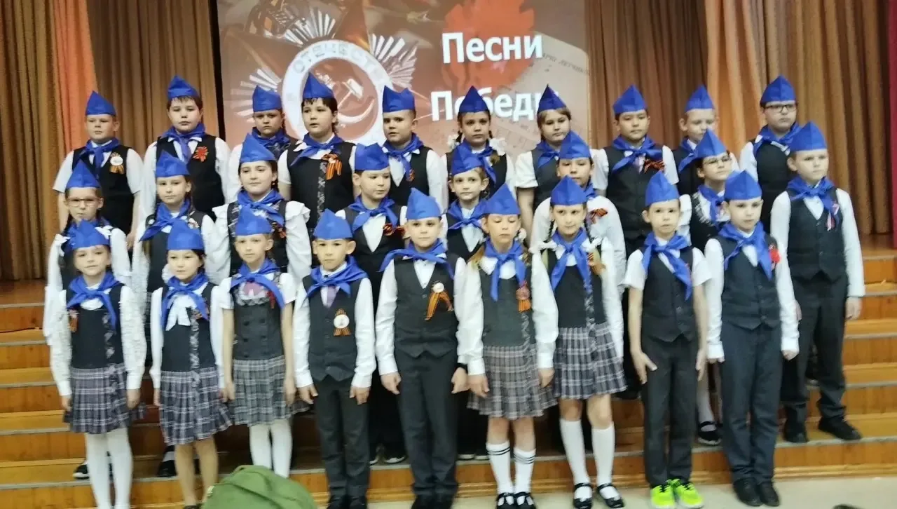 «Великие песни Победы»: Настоящая битва хоров в начальной школе! 🎤🎶✨    В нашей #Школе30 состоялось 