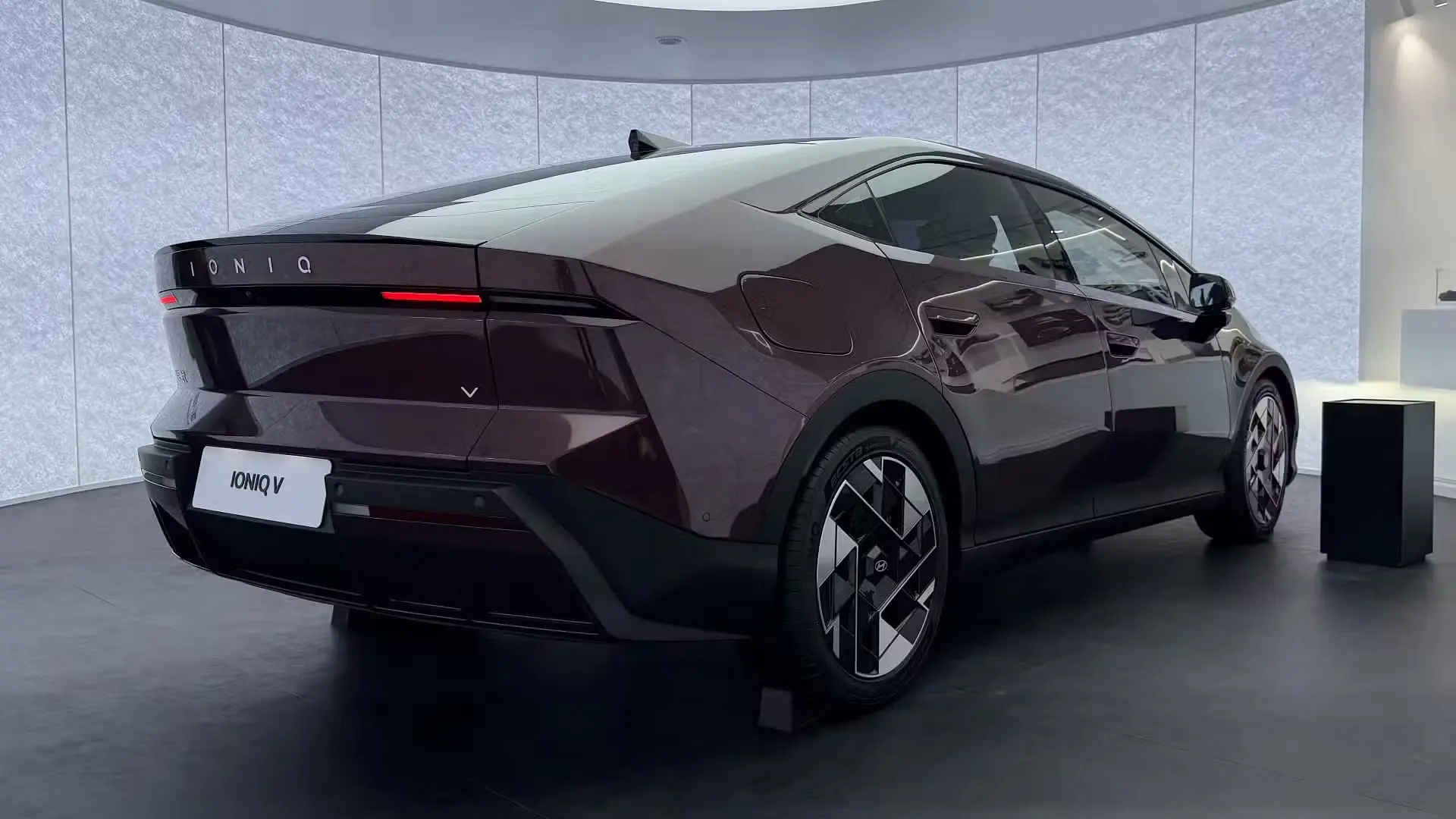 Hyundai раскрыл характеристики нового Ioniq V   Электроседан для китайского рынка получит версии на 