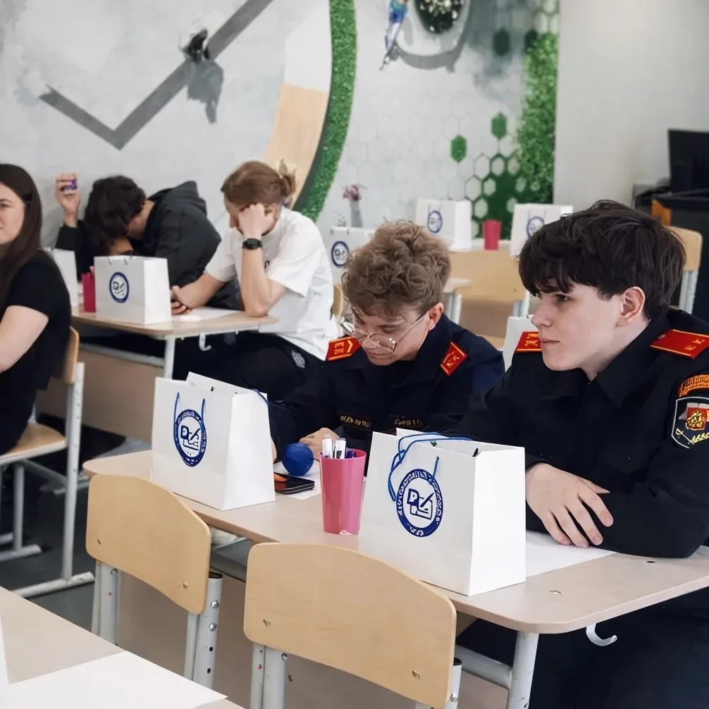 ТРИ НАПРАВЛЕНИЯ — И У КАЖДОГО СВОЙ МАРШРУТ  💥13 апреля девятиклассники нашей школы приняли участие в