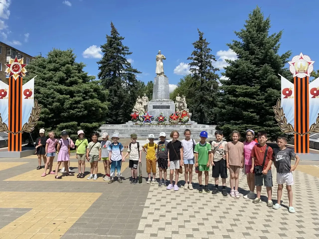 🔸Отряд «Мозаика» нашего школьного лагеря сегодня отправился в настоящее путешествие в прошлое — реб