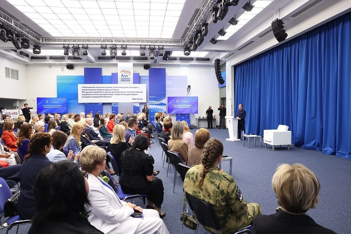 Сенатор РФ, председатель регионального общественного совета партийного проекта «Женское...