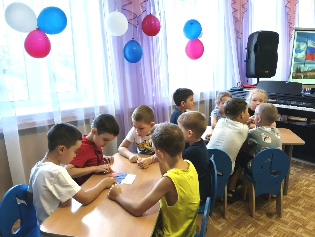 В детском саду прошло праздничное мероприятие ко Дню России 🇷🇺— квест игра «Мы малень...