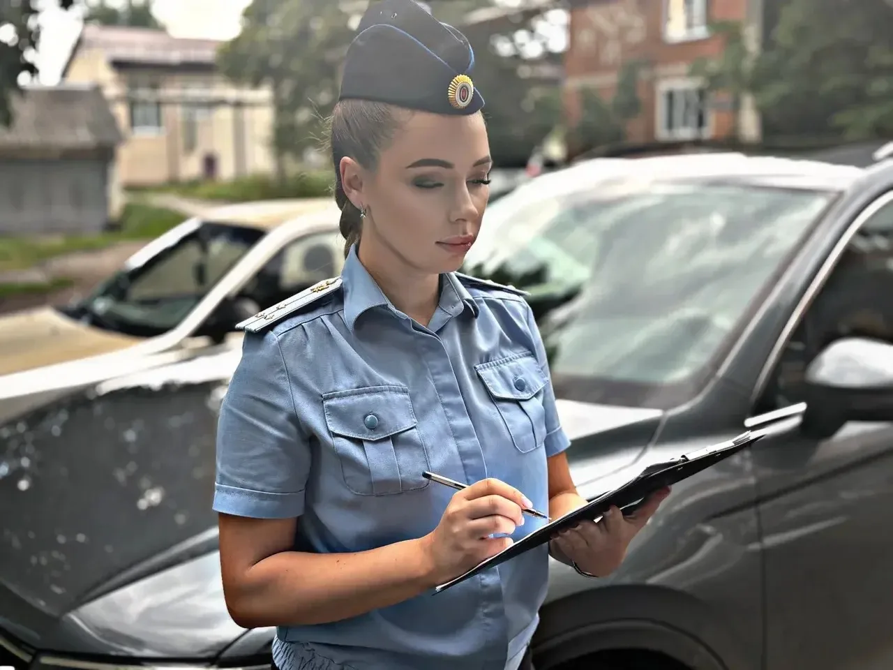 Неуплата 82 штрафов обойдётся жителю Мостовского района вдвое дороже

Судебный пристав-исполнитель с
