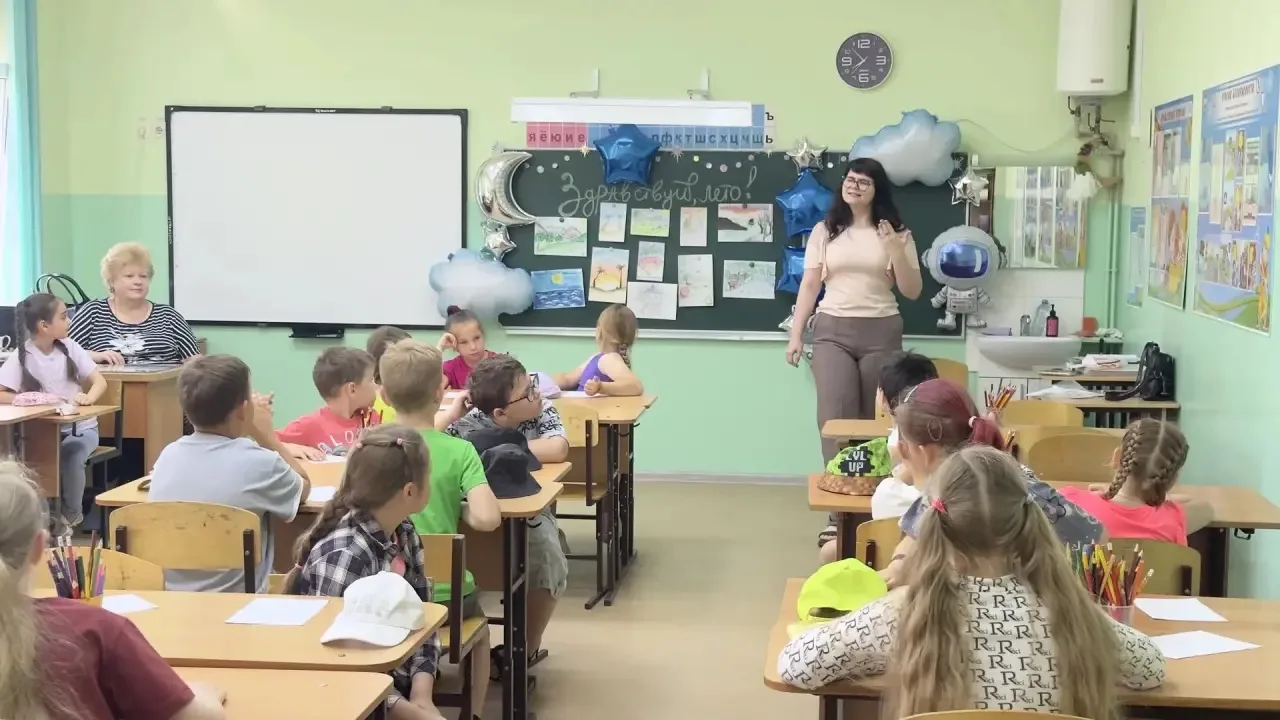 Сегодня в нашей школе начали свою работу летний лагерь дневного пребывания «Звездный» и лагерь труда