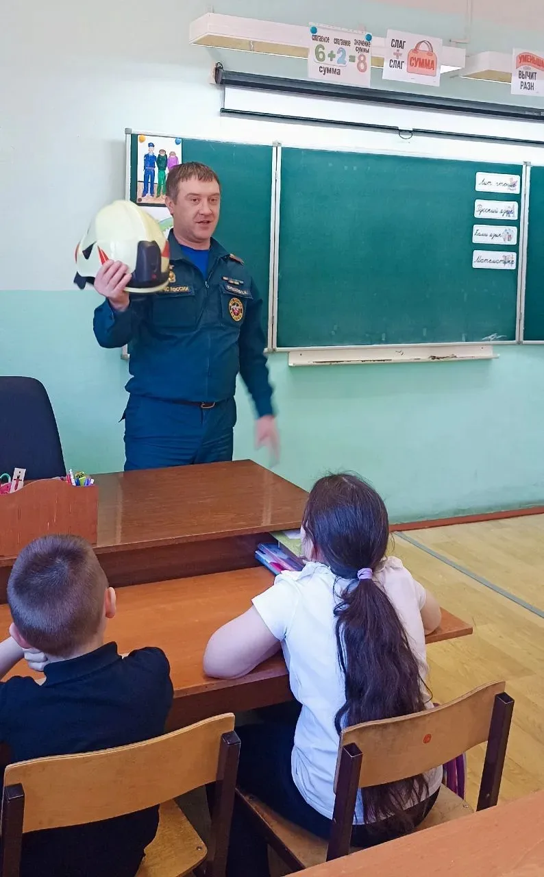 🔥 В ГОСТЯХ У НАСТОЯЩИХ ГЕРОЕВ.  🌟В рамках Недели профориентации в нашей школе прошла необычная встре
