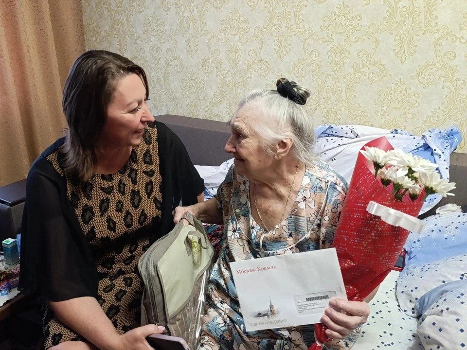 ⚡️ Нина Волкова отметила 93-летие в Антраците

Жительницу Антрацита Нину Петровну Волкову поздравили