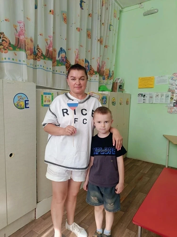 Нам праздники для радости даны,