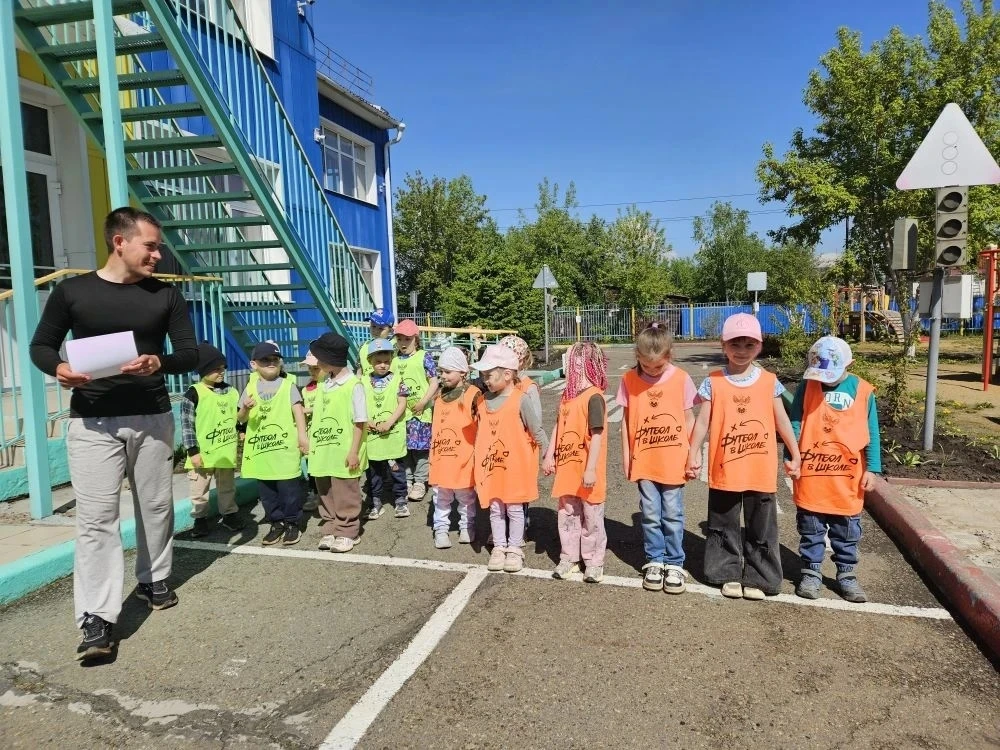 🎉 Квест-игра в нашем детском саду: 8 станций, море эмоций и сладкие призы! 🎉
⚡Наши ребята сегодня 