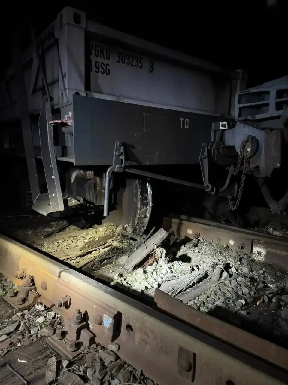 🚂 Грузовые вагоны сошли с рельс в Туапсинском округе — возбуждено уголовное дело.