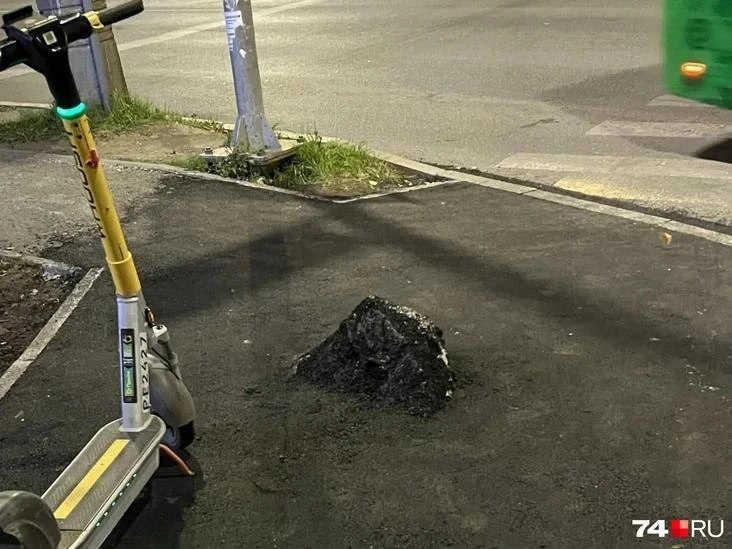 🧱 В Челябинске асфальт уложили прямо поверх торчащего булыжника