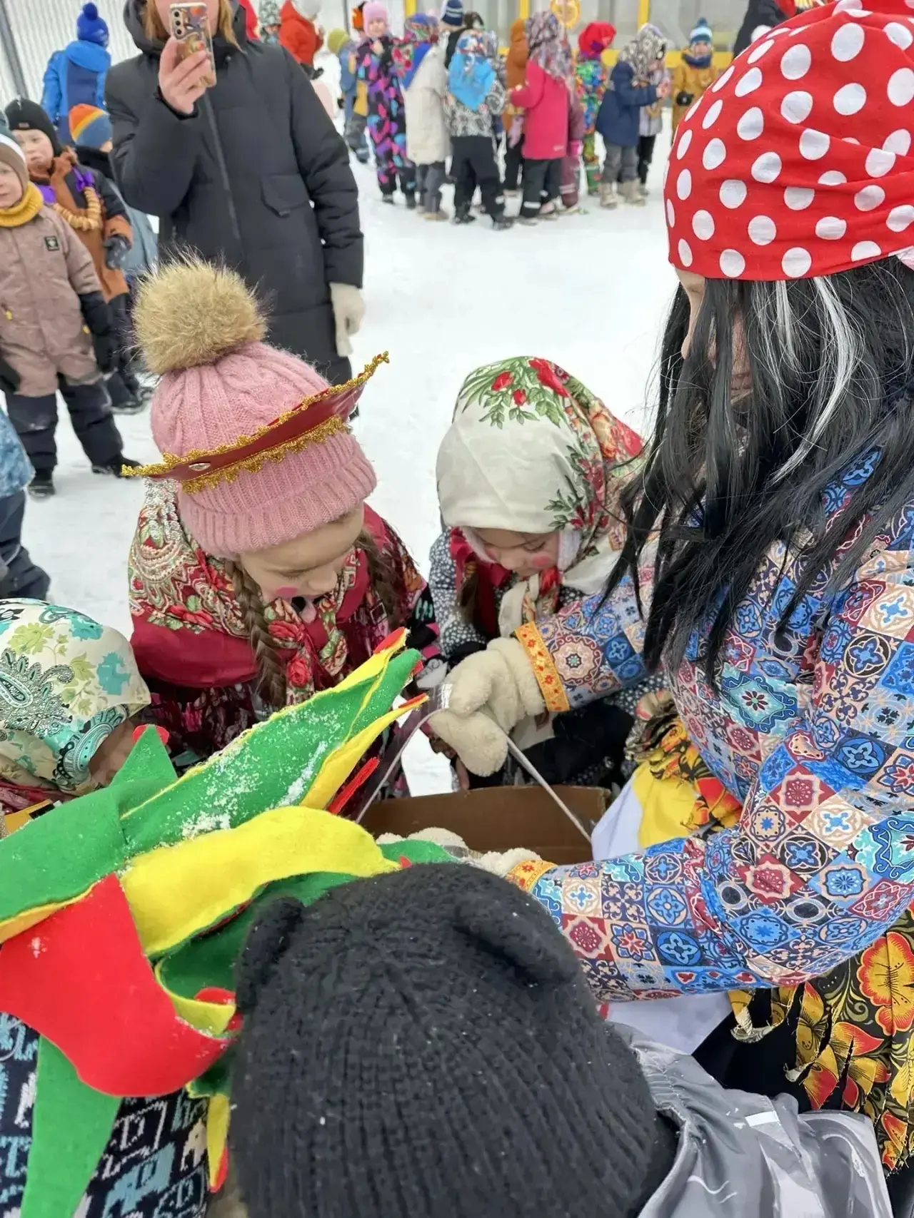🌞 Вчера в 4 корпусе прошли яркие и весёлые масленичные гуляния!  Согласно народной традиции, мы праз
