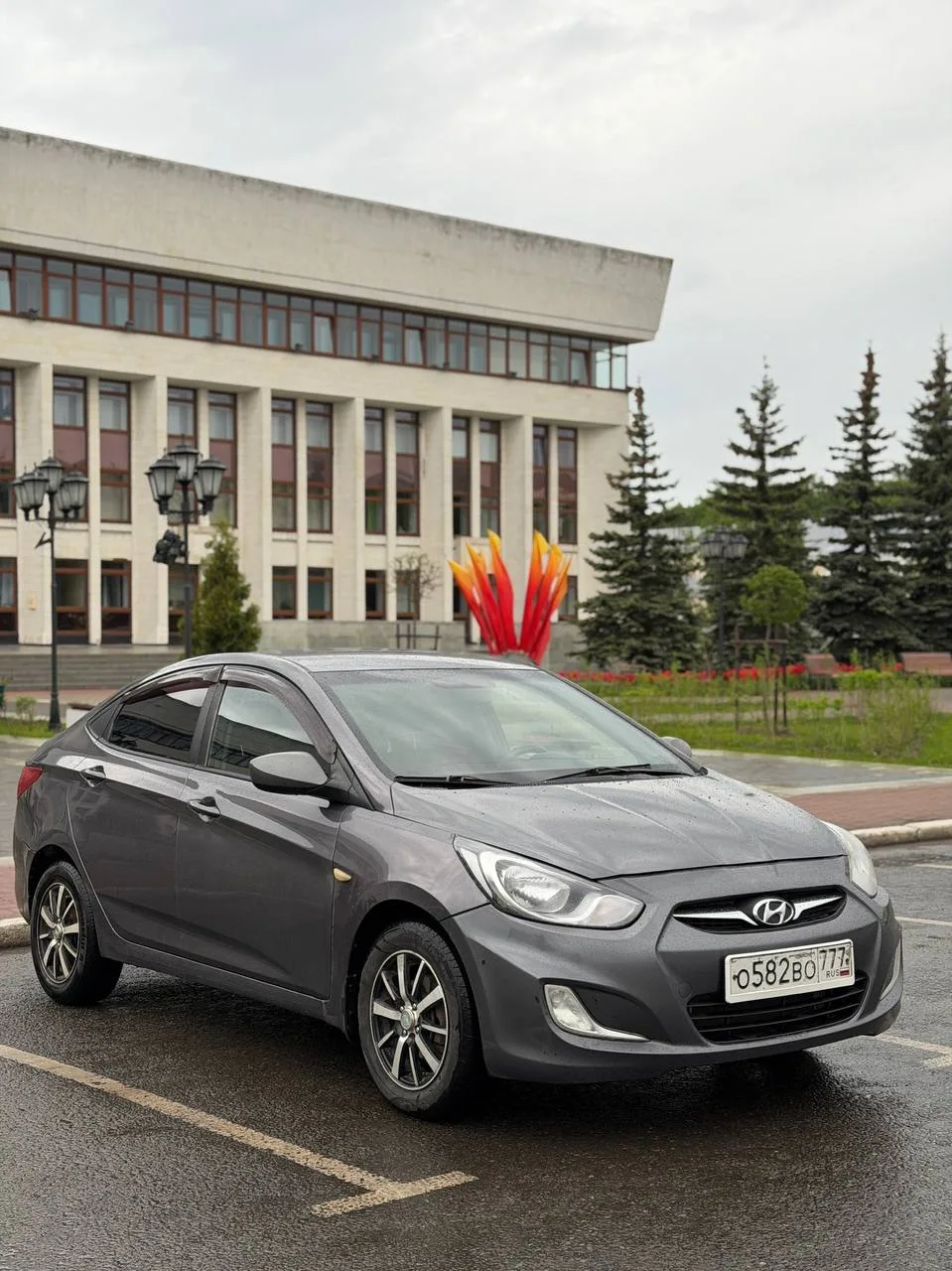 Hyundai Solaris I
1.4 (107л.с) MКПП 2011 год

- 2 хозяина
- Чистый юридически
- Отличный по кузову и