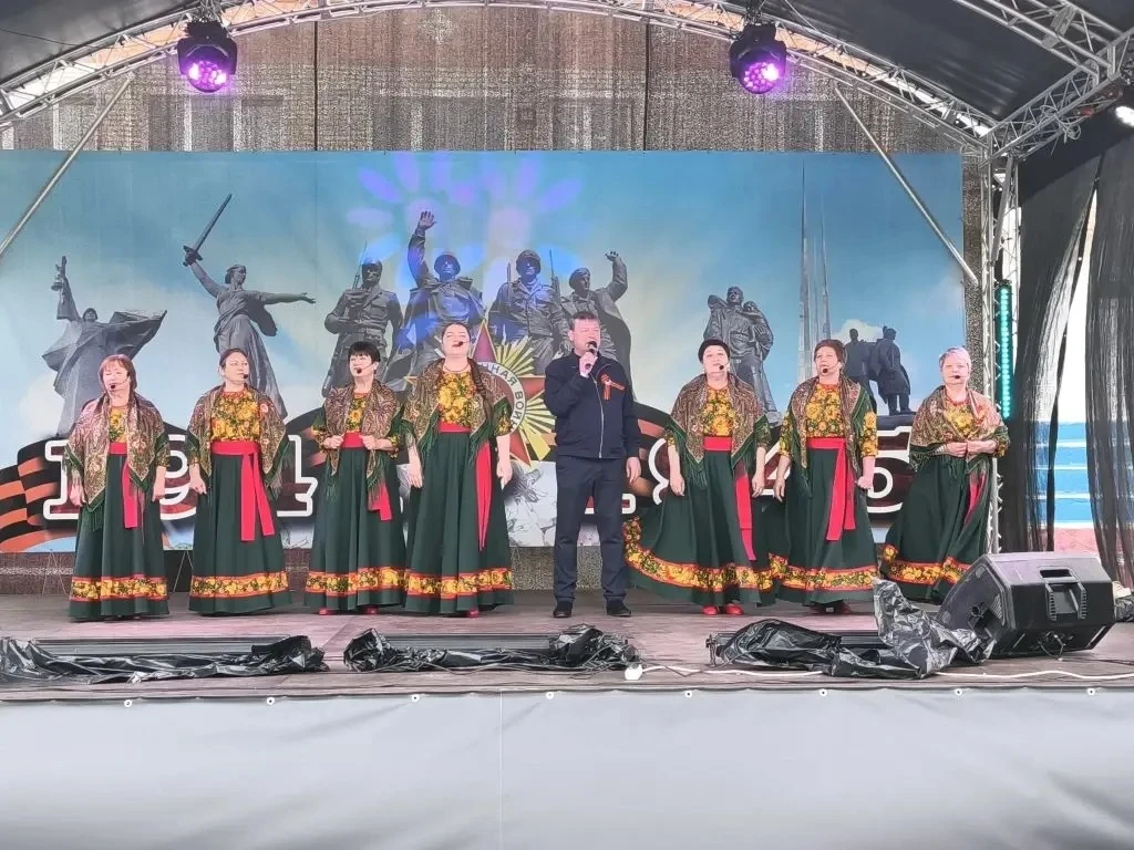 Народный ансамбль «Вербушка» принял участие в концертной программе «Гордимся и помним», которая прош