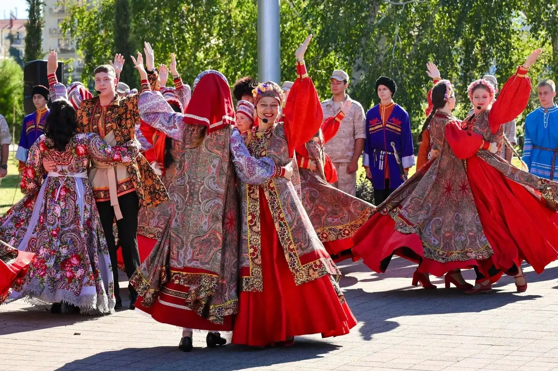 🌿 Во всех внутригородских районах Сочи в честь 89-летия со дня образования Краснодарск...