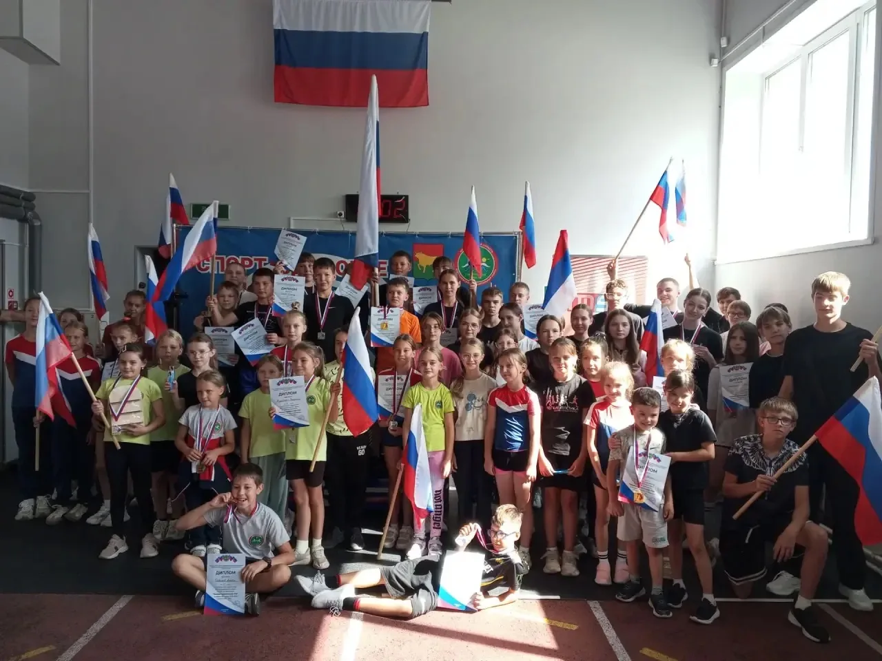 🇷🇺 Сегодня спортивная школа провела соревнования среди своих воспитанников, посвящённ...
