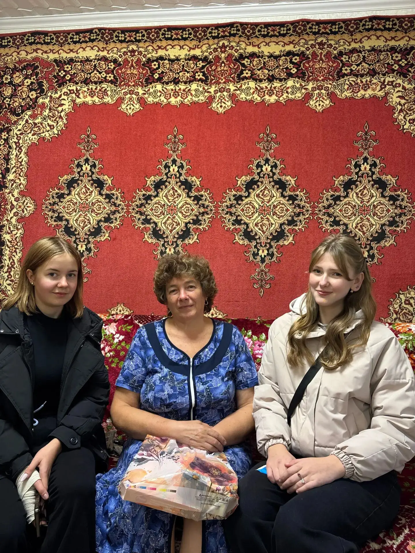 🎉 «Подарок педагогу-ветерану» — акция, которая согрела сердца!