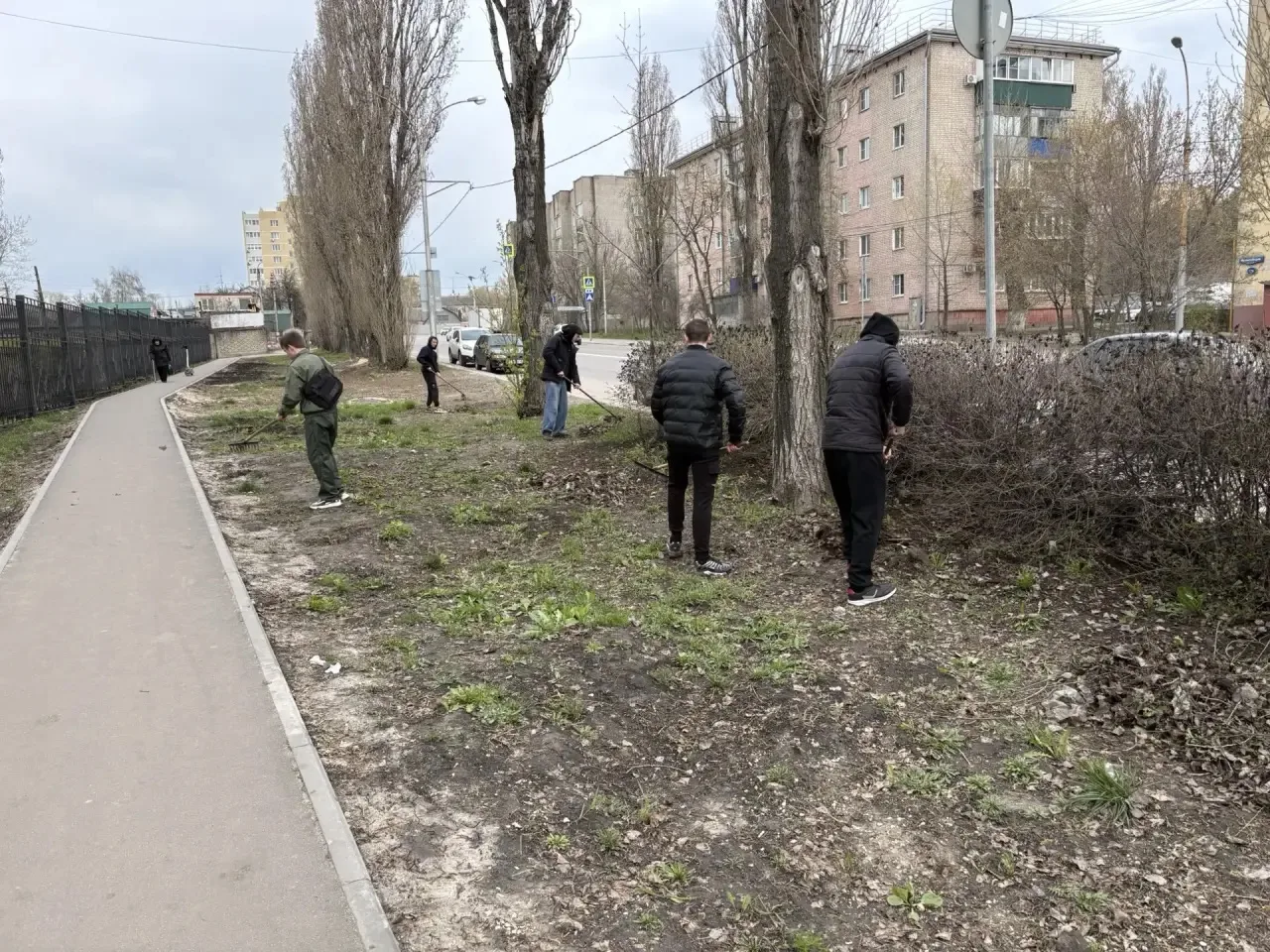 Студенты группы ОП1-25 и ТО1-25 присоединились к Экологической акции «Чистый четверг»!  🔥 это отличн