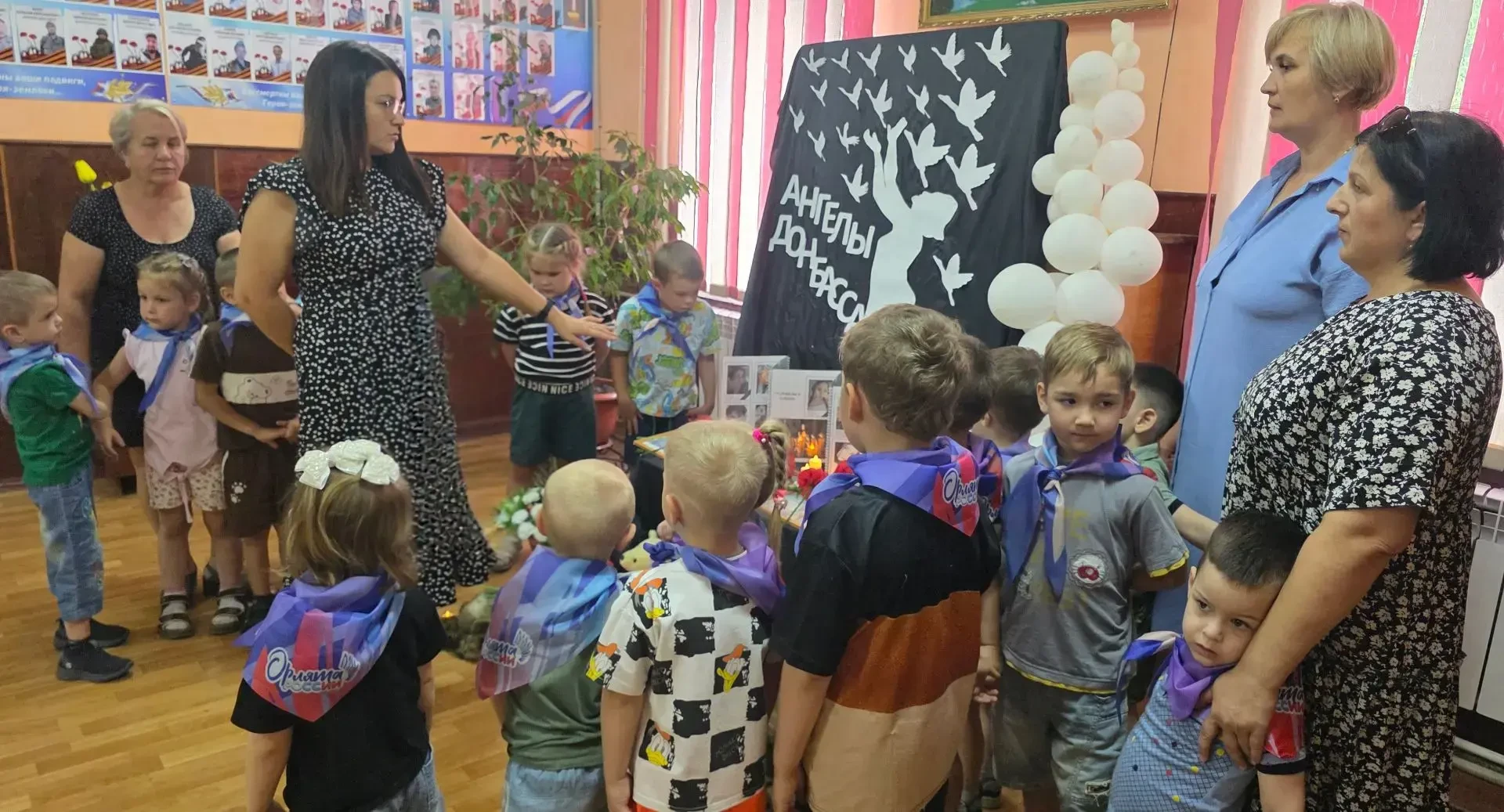 Час памяти
«Мы вас помним, ангелы Донбасса» в Ровеньках

Война и дети, как это страшно и как несправ