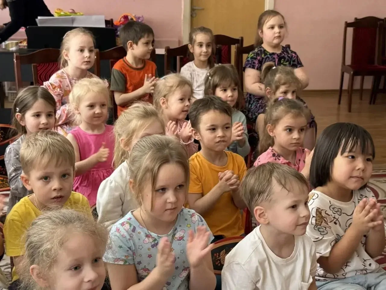 Волшебный мир театра 🎭  ✨В дошкольном корпусе «Родничок» в преддверии Международного дня театра ребя