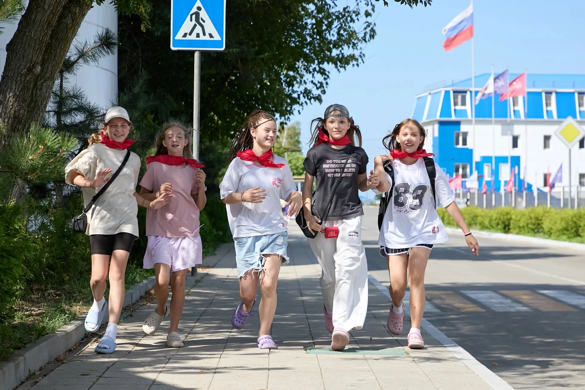 Доброе утро, сменовцы💫

Сегодня официально разрешается:
– волноваться (в разумных пределах);
– пере