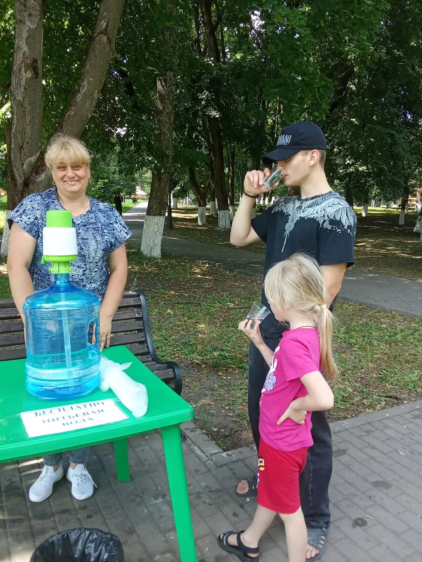 В жаркую погоду в городе возобновилась раздача питьевой воды. Получить её можно будет с...