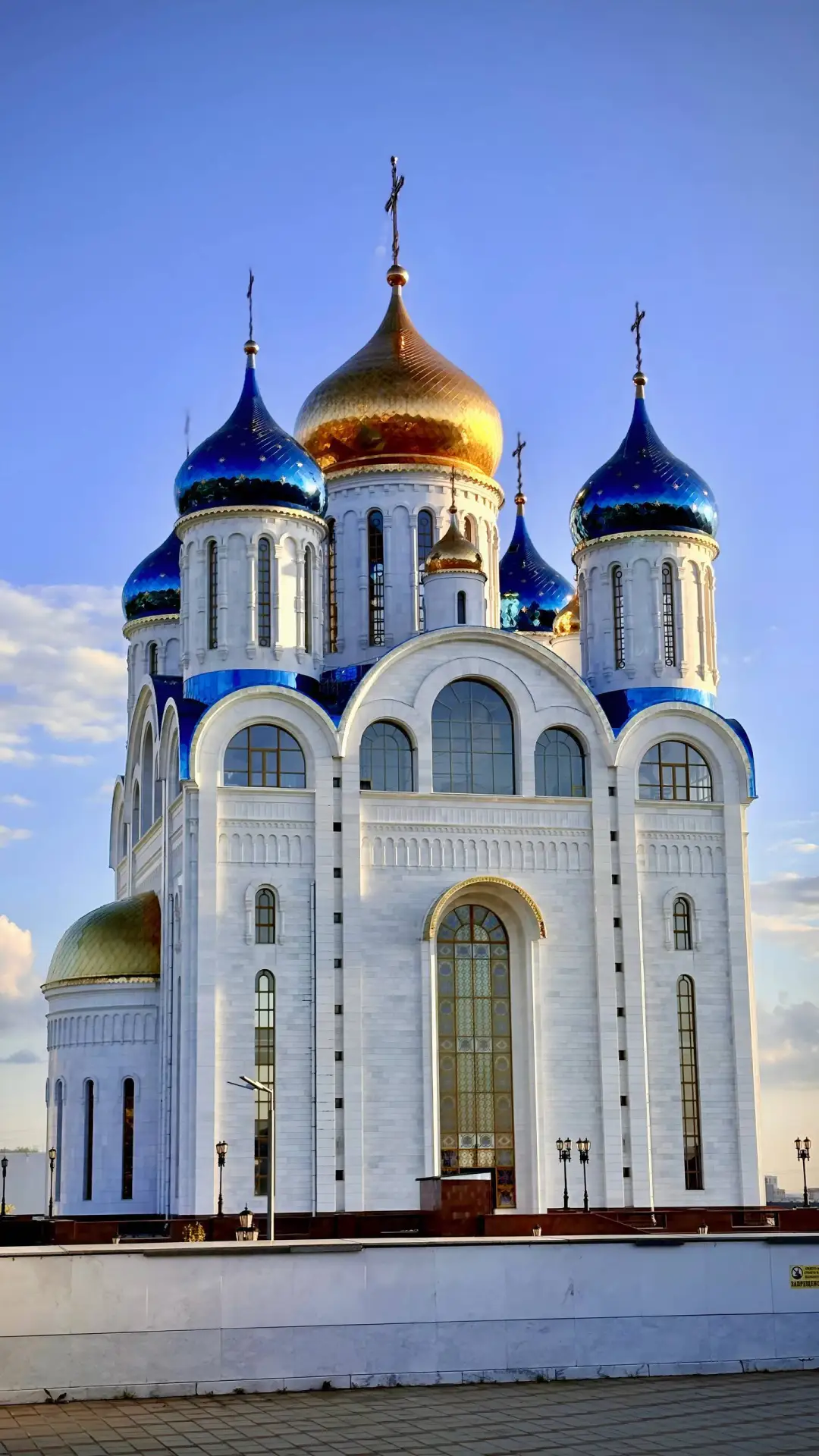 Привычные, но безумно любимые виды осеннего города🍁👢