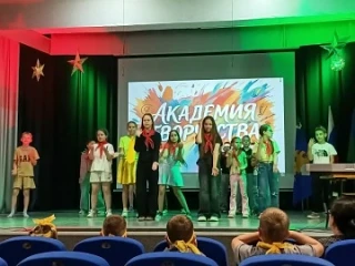 🎬День 7, Когда сцена становится твоей: о магии творческого вечера

🌬️В воздухе пахло не только све