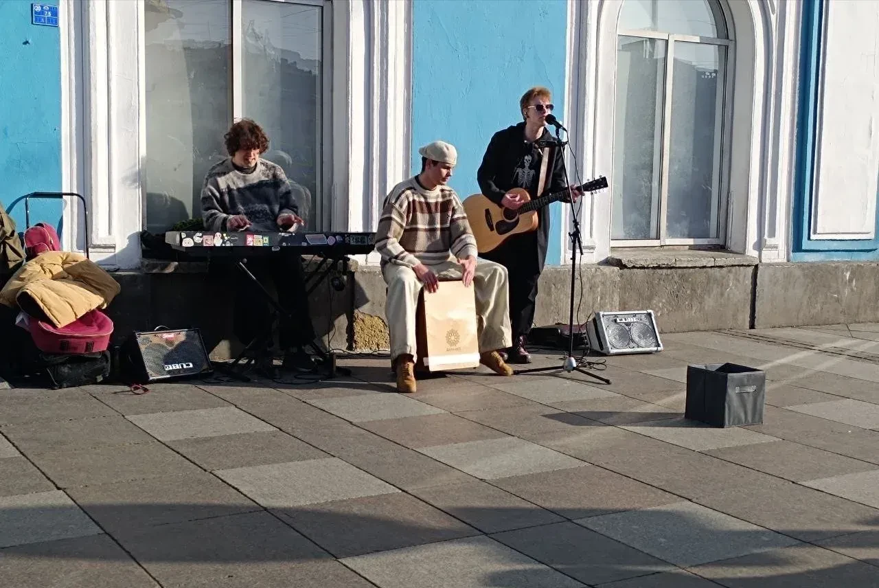 В Петербурге проходят рейды по контролю за уличными выступлениями   🎸 Сотрудники Комитета совместно 