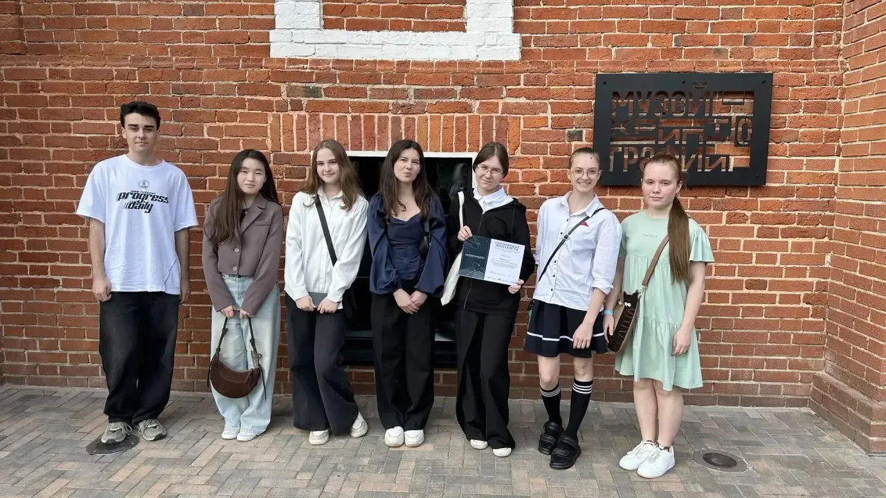 Команда 8 «А» класса вышла в финал московского соревнования КОСМОС!