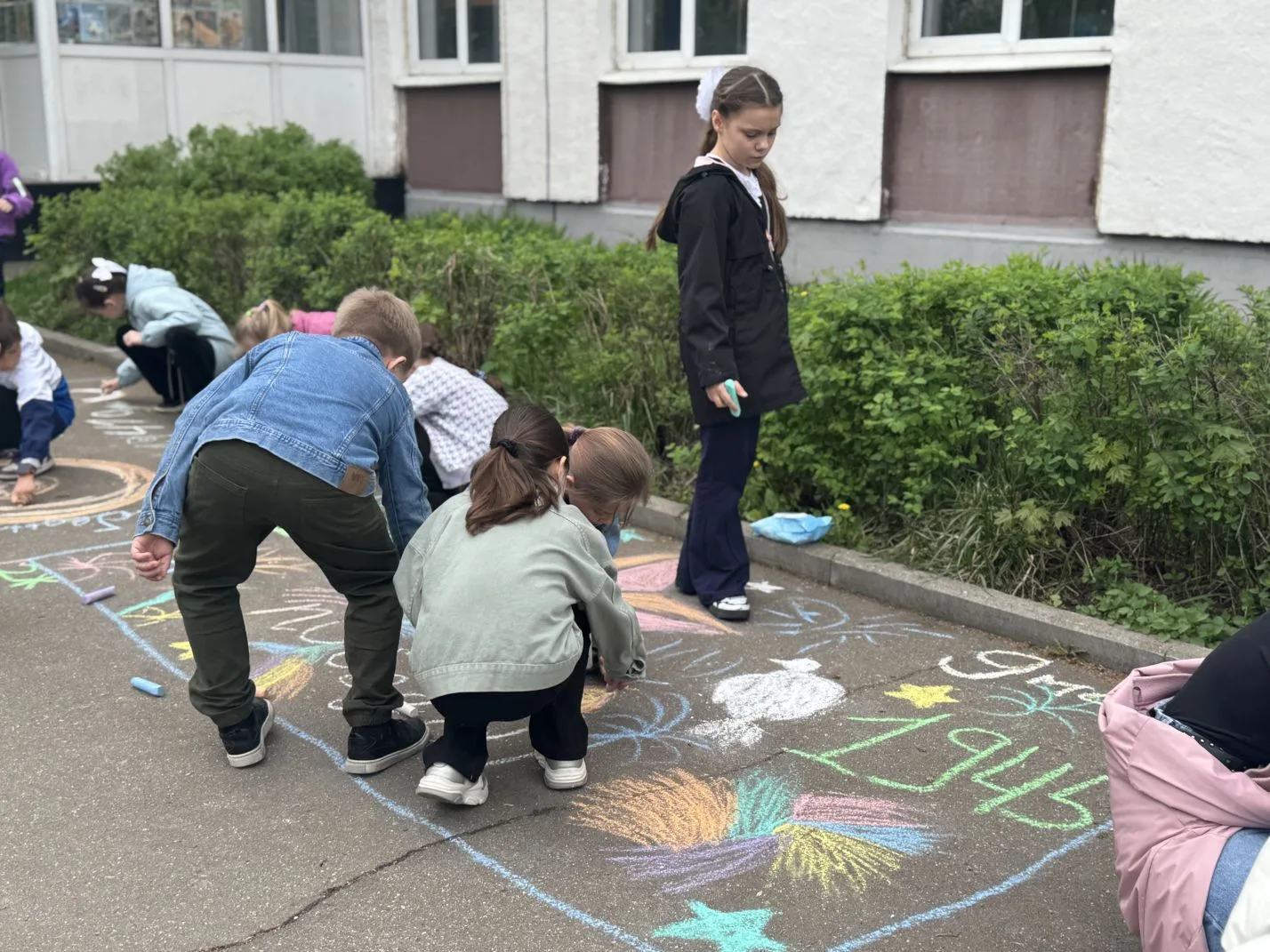🎨 Память о Победе в детском творчестве  В преддверии 9 Мая ученики нашей школы приняли участие в душ