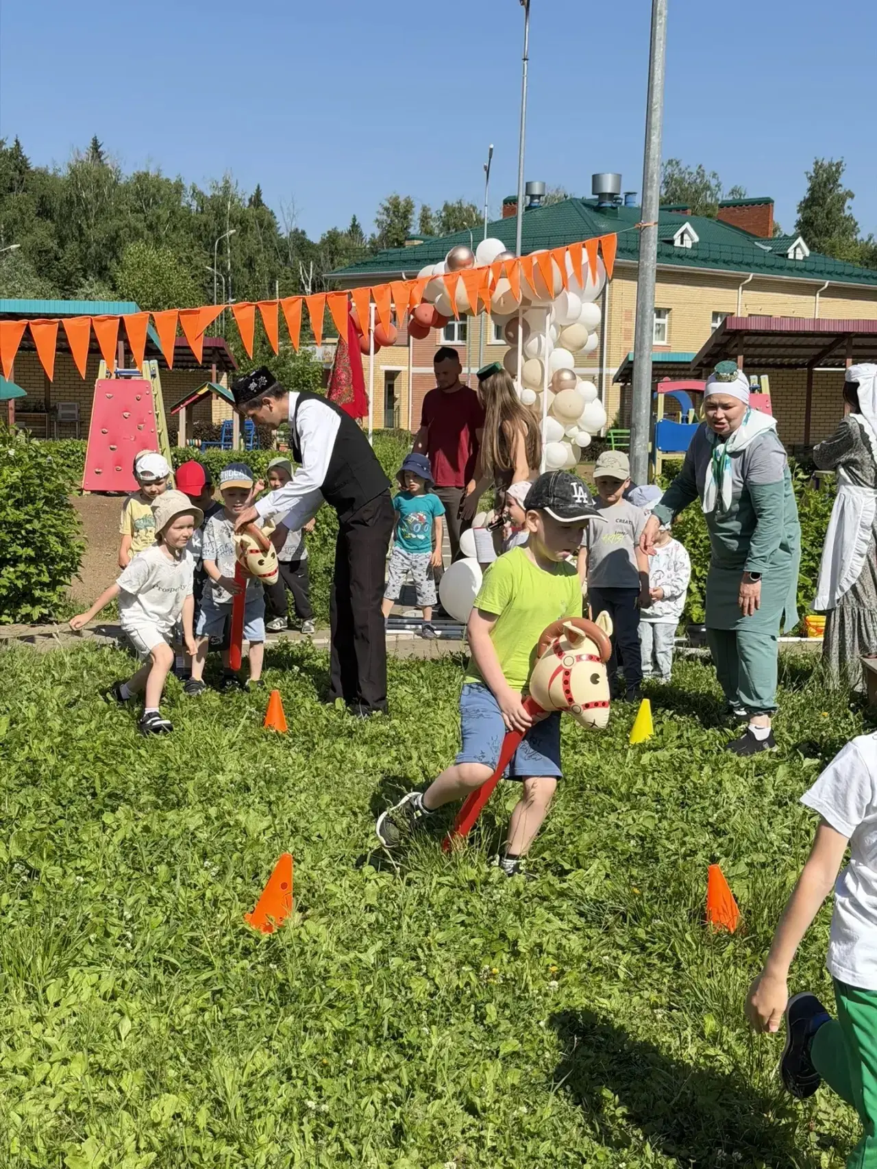 В садике Тургай прошел яркий и веселый сабантуй! Это традиционное татарское празднование стало отлич