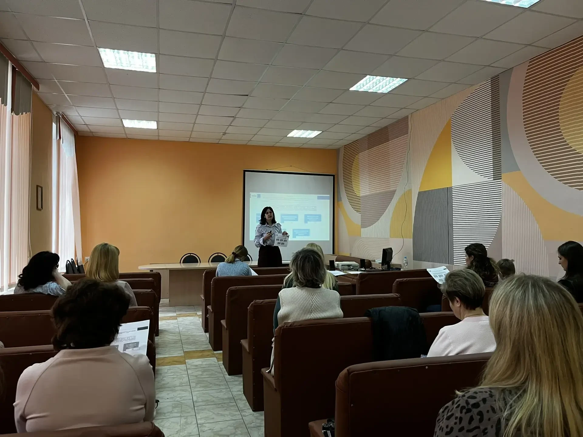 Главные темы для важных разговоров: педагоги Левобережья обменялись опытом ❤️