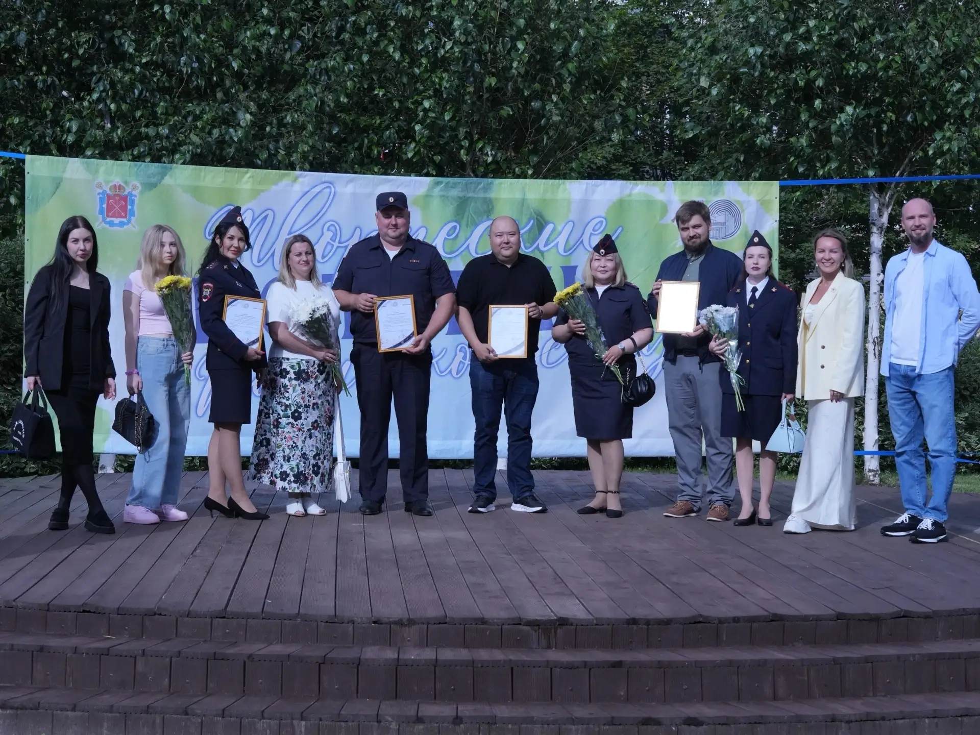 Концерт ко Дню семьи, любви и верности в Рощинском саду