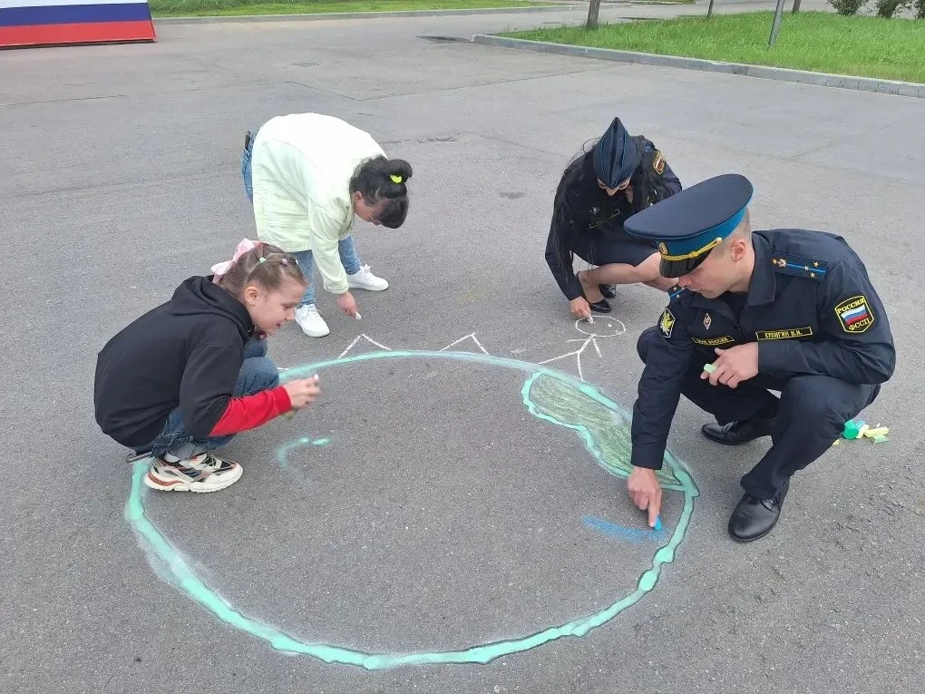 ГУФССП России по Краснодарскому краю присоединяется к флешмобу «Нарисуй счастливое детство» в рамках