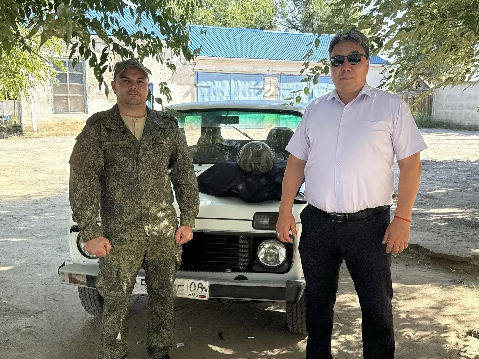 👥 В Сарпинском районе участнику СВО приобрели Ниву для выполнения боевых задач.