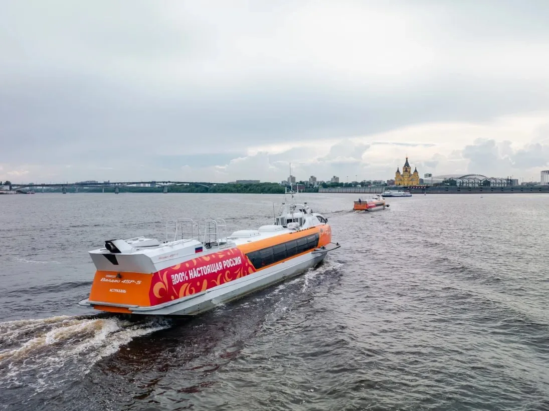 🚤🎨 Семь судов на подводных крыльях «Водолёт» получили новое тематическое оформление

✨ Скоростной 