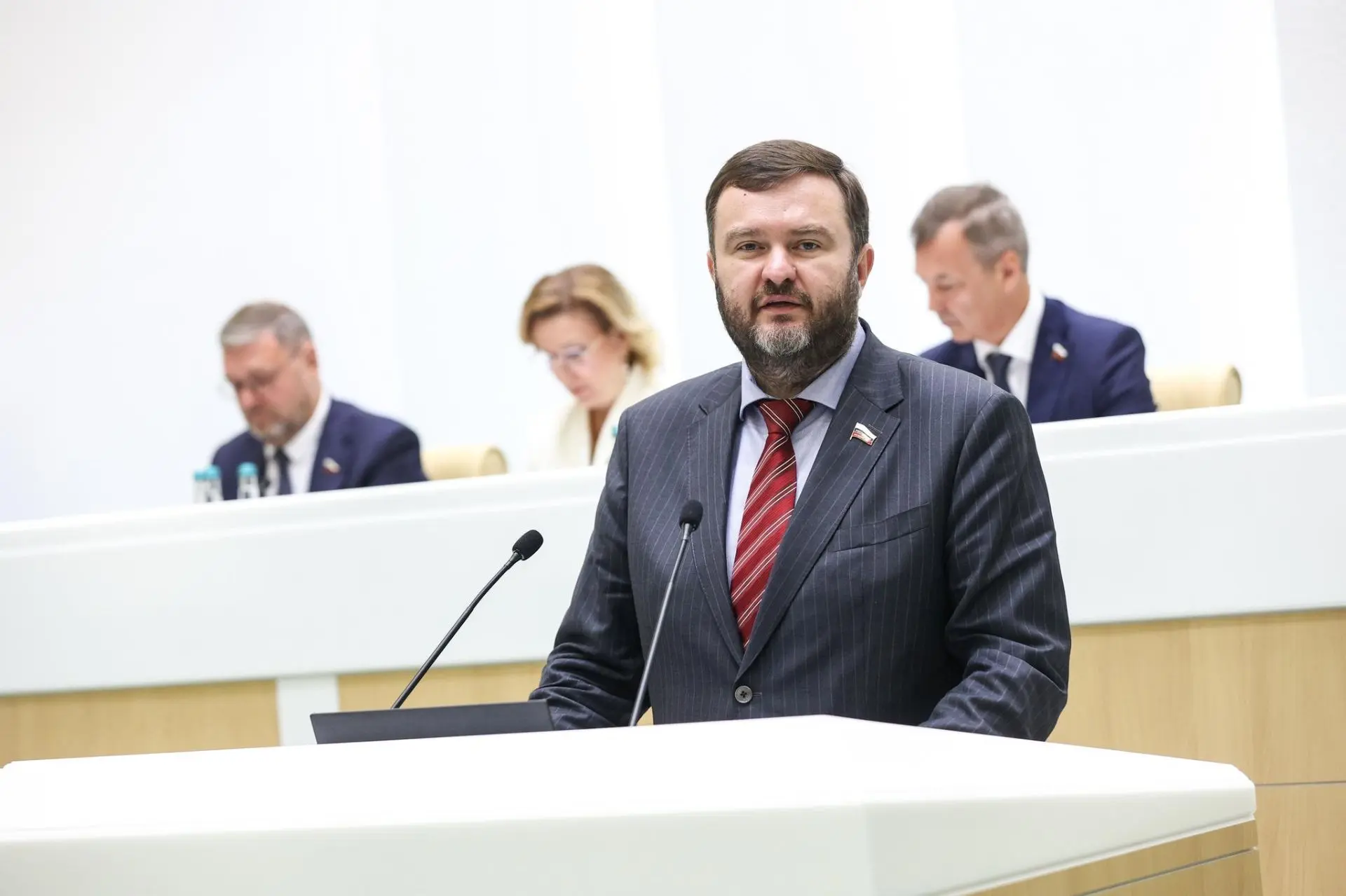 Также на пленарном заседании докладывал по ПФЗ №1185443-8, который был внесен Законодат...