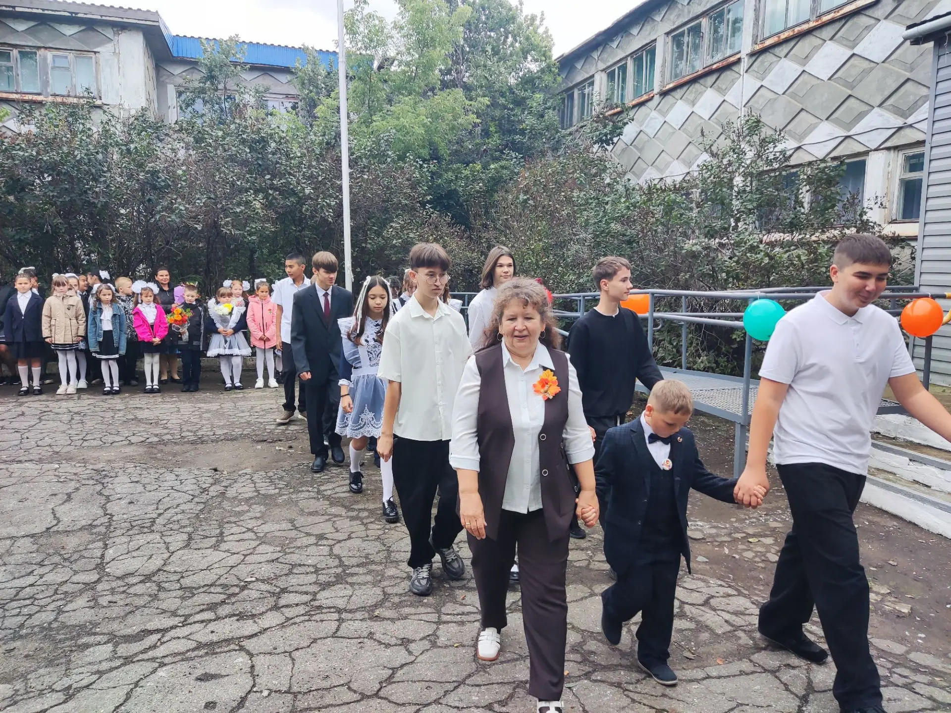🔔Сегодня, 1 сентября прошла торжественная линейка, посвященная дню знаний.