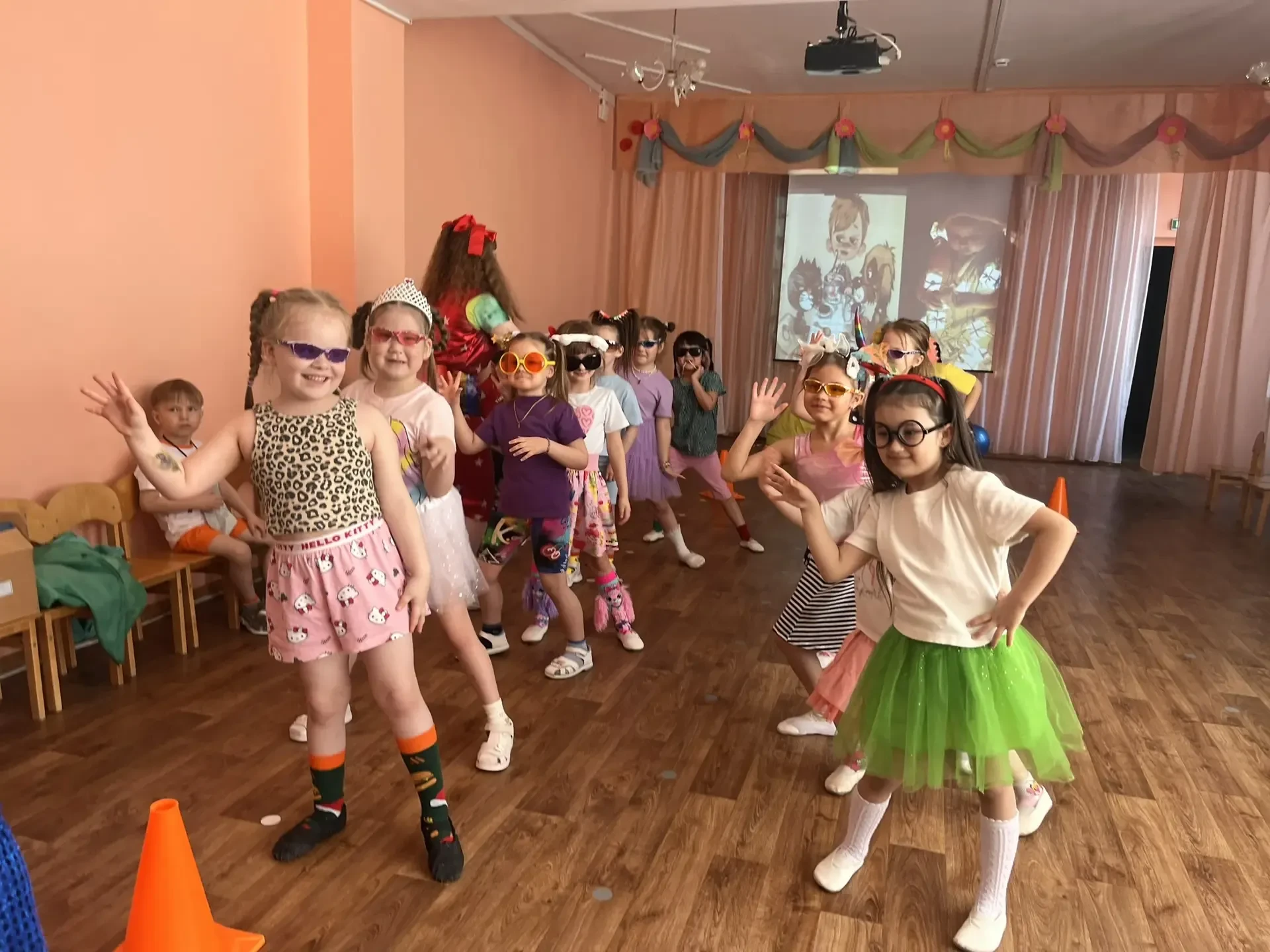 🤡Смех — лучшее лекарство для детской души" 🤪
1 апреля в нашем детском саду прошёл яркий и запомина
