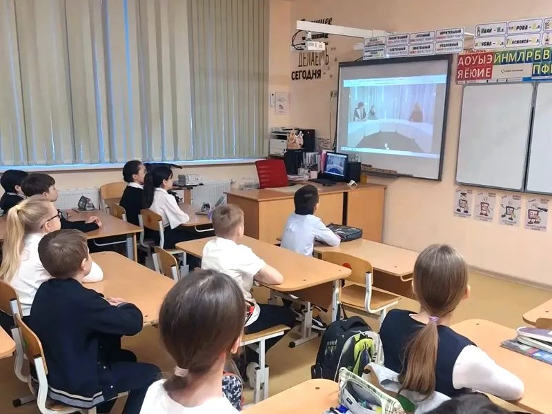 В школе прошёл «Разговор о важном», посвящённый Дню дипломата  9 февраля, накануне профессионального