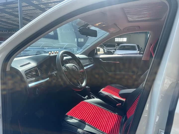 🚨🇨🇳Так же нашли два варианта на Skoda Kamiq в классической версии (не GT):   — 1.5л., 112л.с.. атмо,
