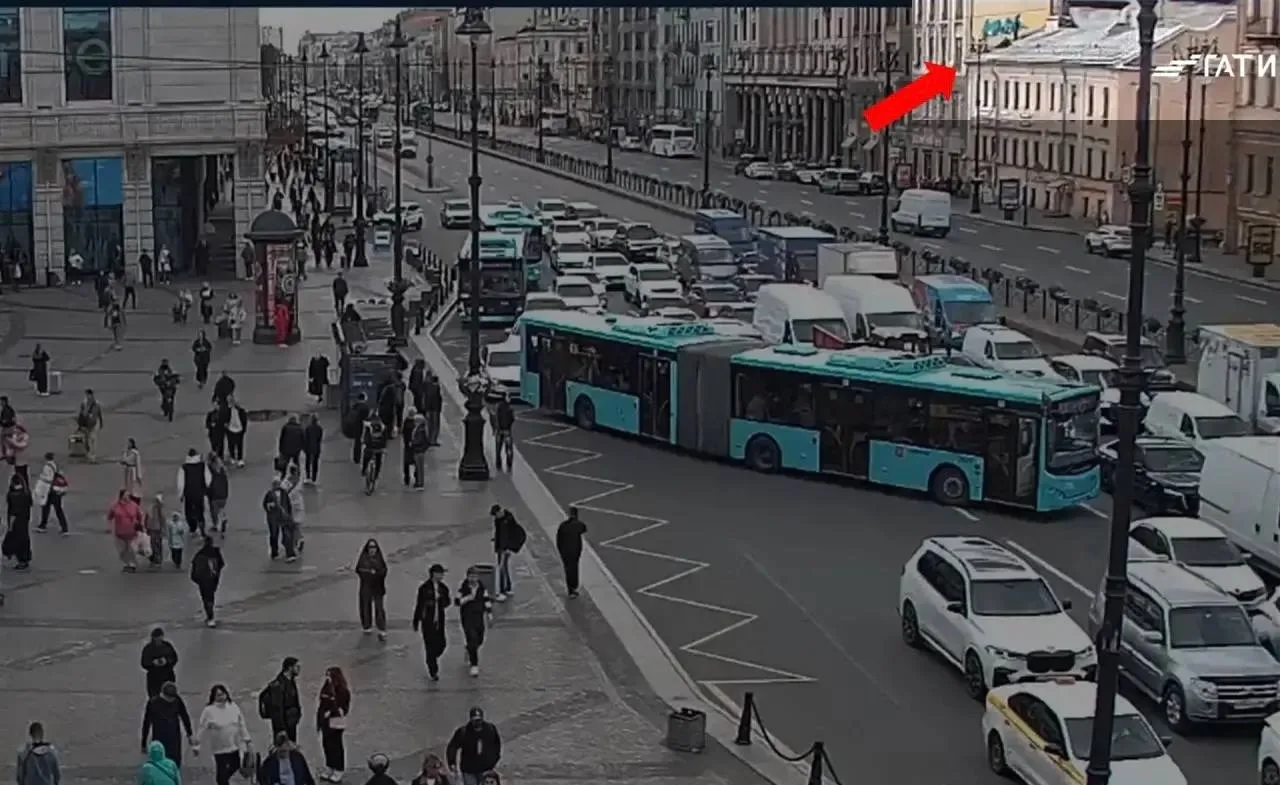В центре Петербурга сегодня задержали граффитистов, сообщает ГАТИ. Двое молодых людей в...