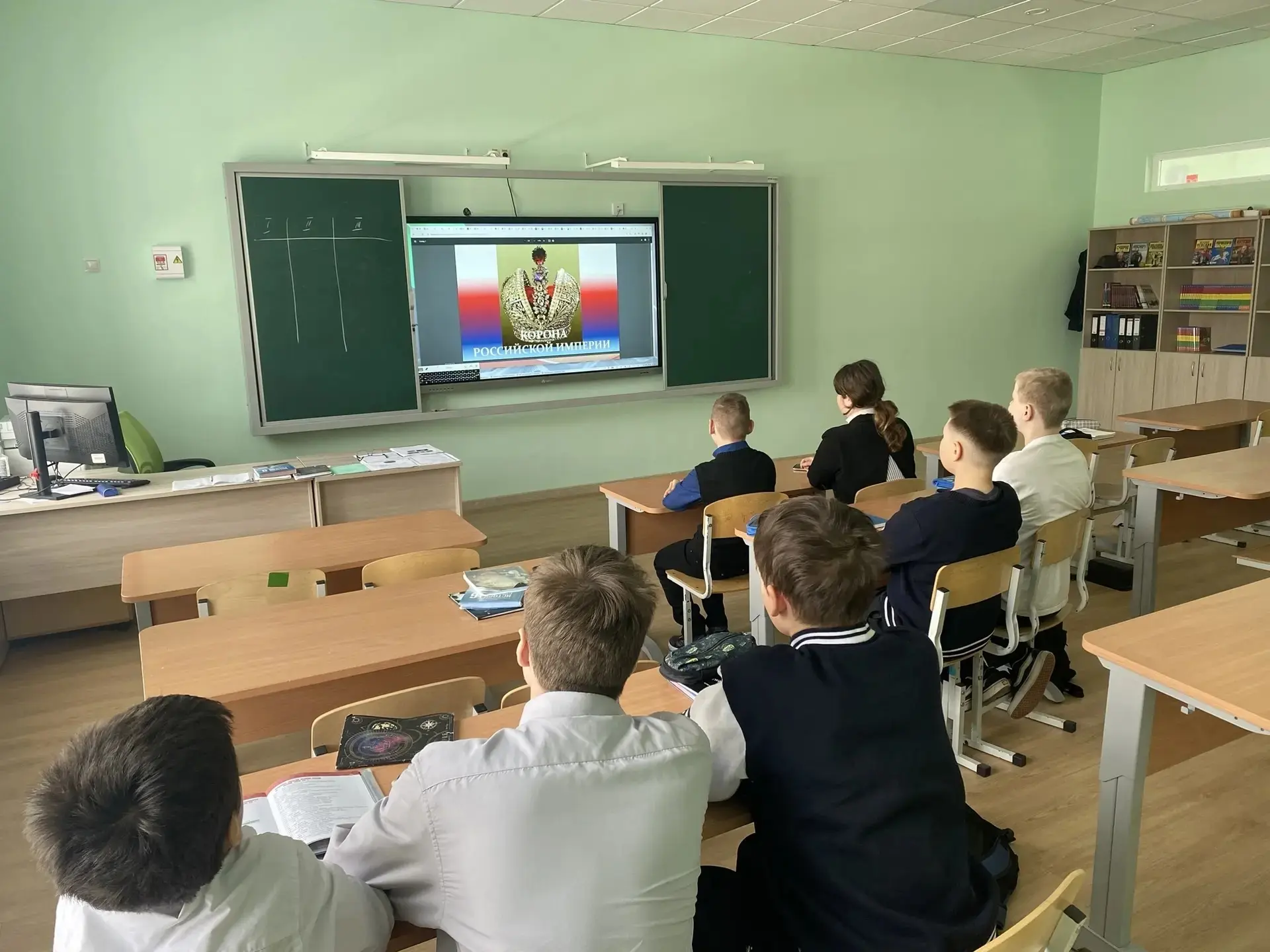 С 20  по 25 апреля в нашей школе проходит  Неделя истории "Личность в истории". Учащиеся 6, 7, 8 -х 