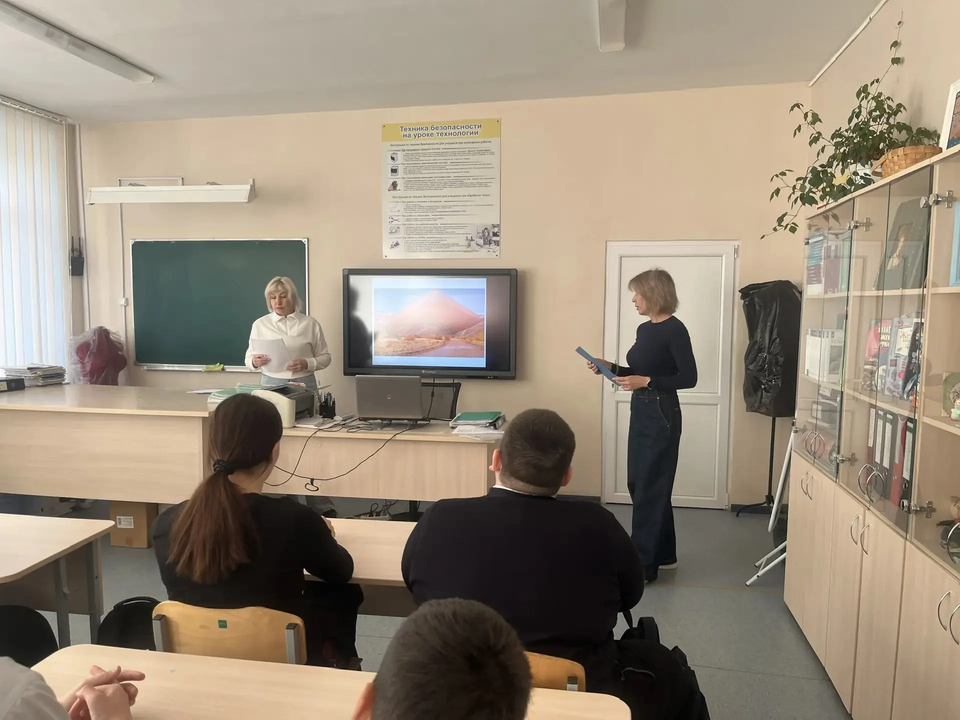 🌏 Каждый год 22 апреля мы отмечаем Всемирный день Земли - праздник, который напоминает нам о хрупкос