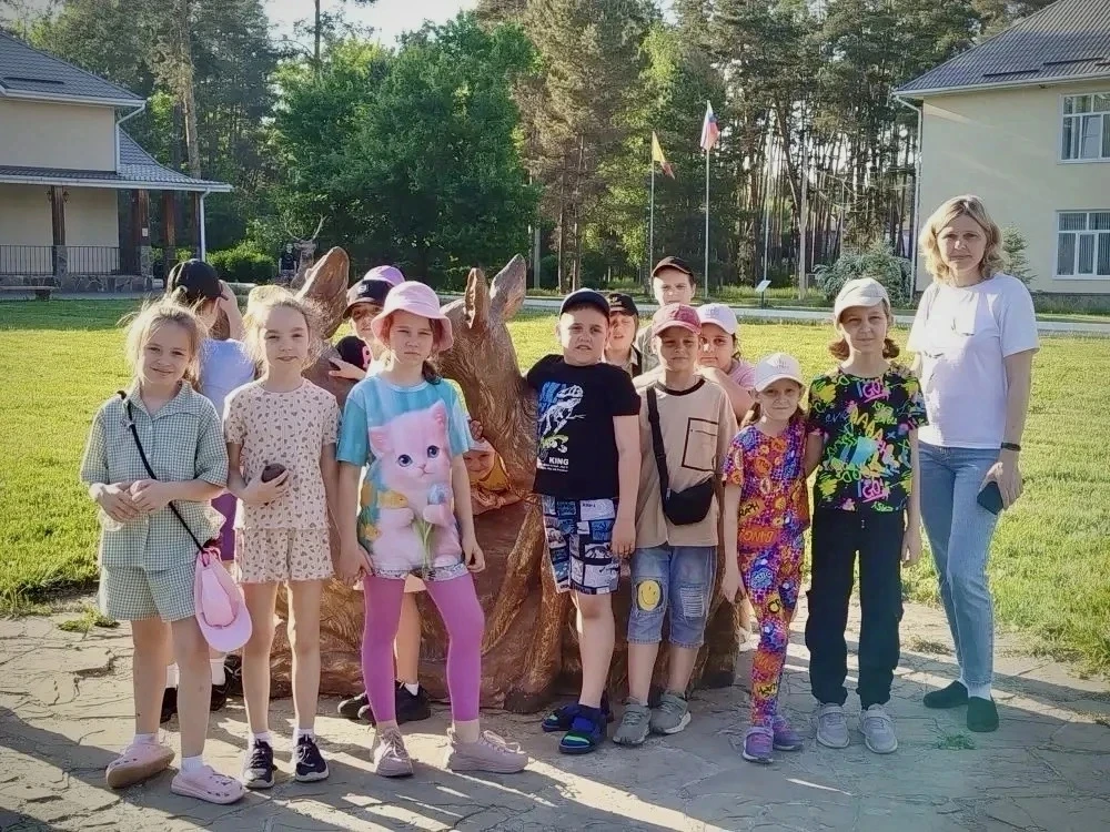 🌿 Учиться можно не только за партой и на днях, это доказали ученики 1 «В» и 2 «Г» классов!

Ребята 