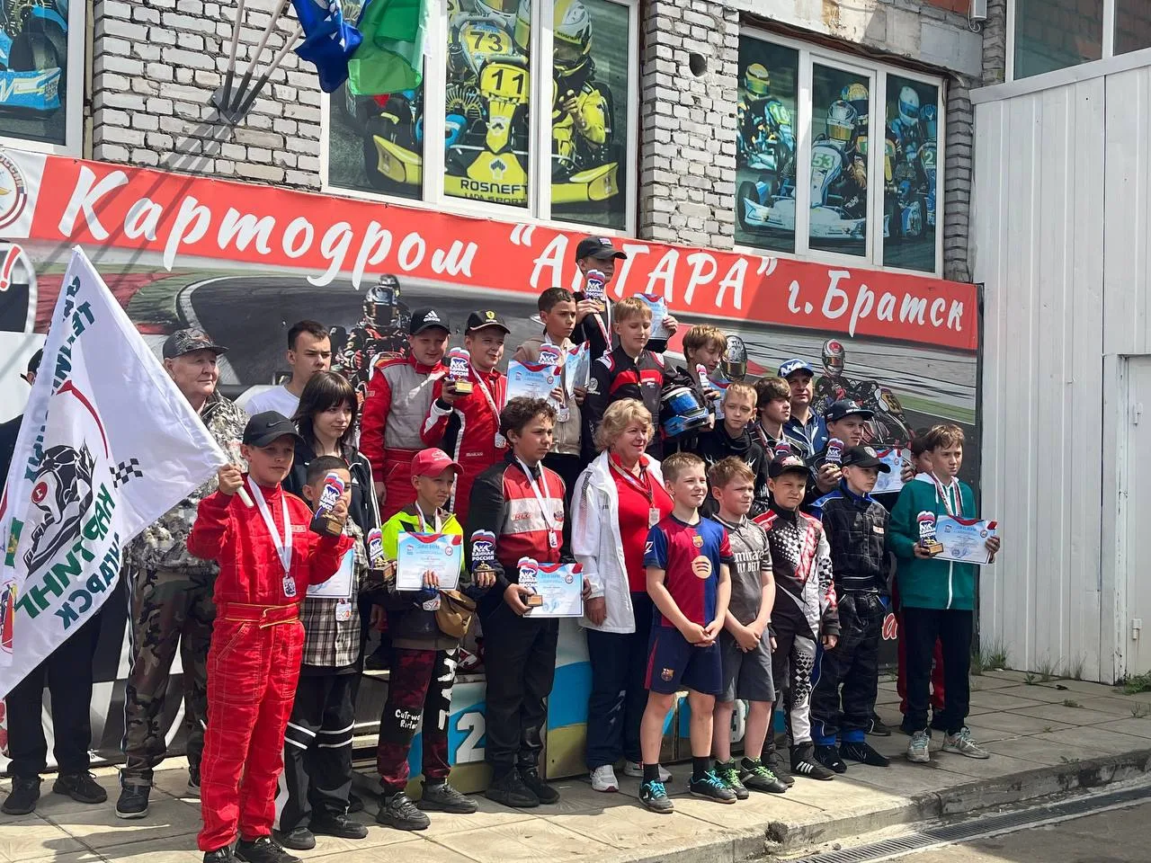 🏎️🔥 На картодроме «Ангара» проходят традиционные соревнования по картингу на Кубок партии «Единая 